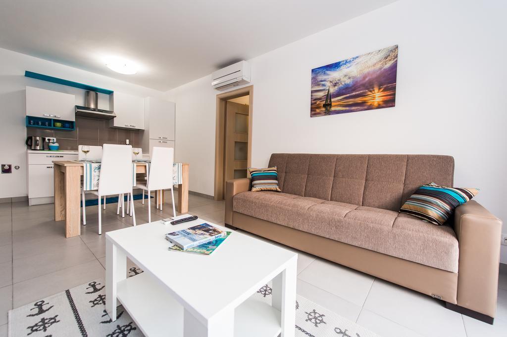 Blue Sky Apartments Rogoznica  Extérieur photo