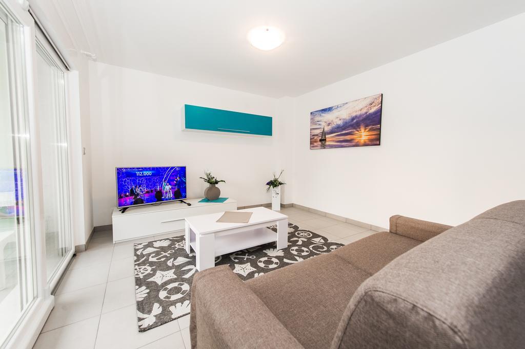 Blue Sky Apartments Rogoznica  Extérieur photo