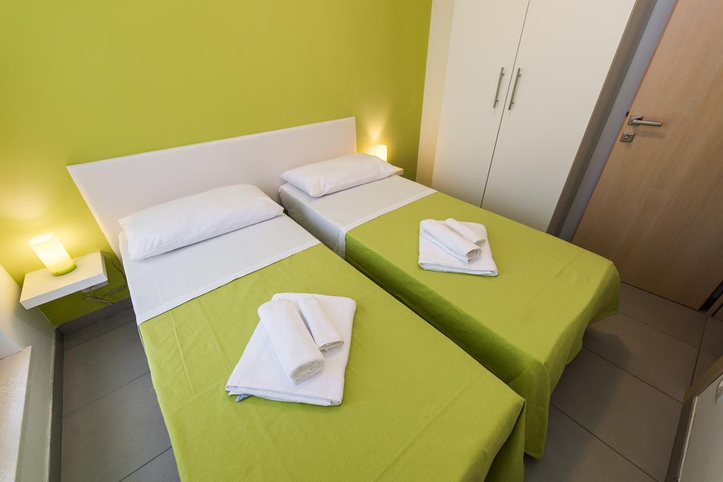 Blue Sky Apartments Rogoznica  Extérieur photo