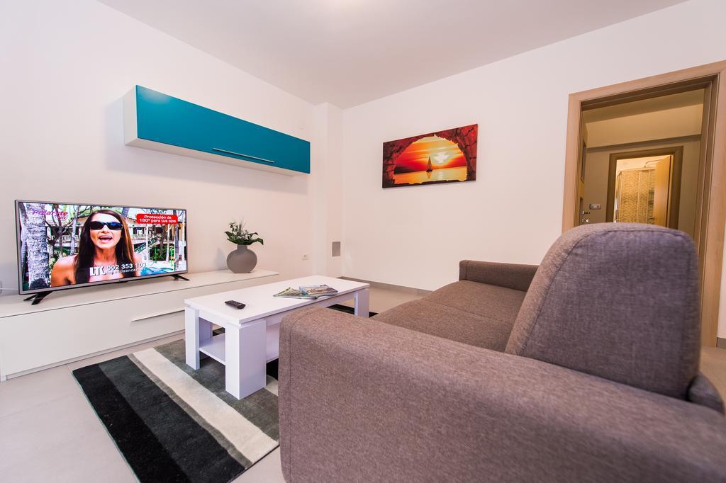 Blue Sky Apartments Rogoznica  Extérieur photo